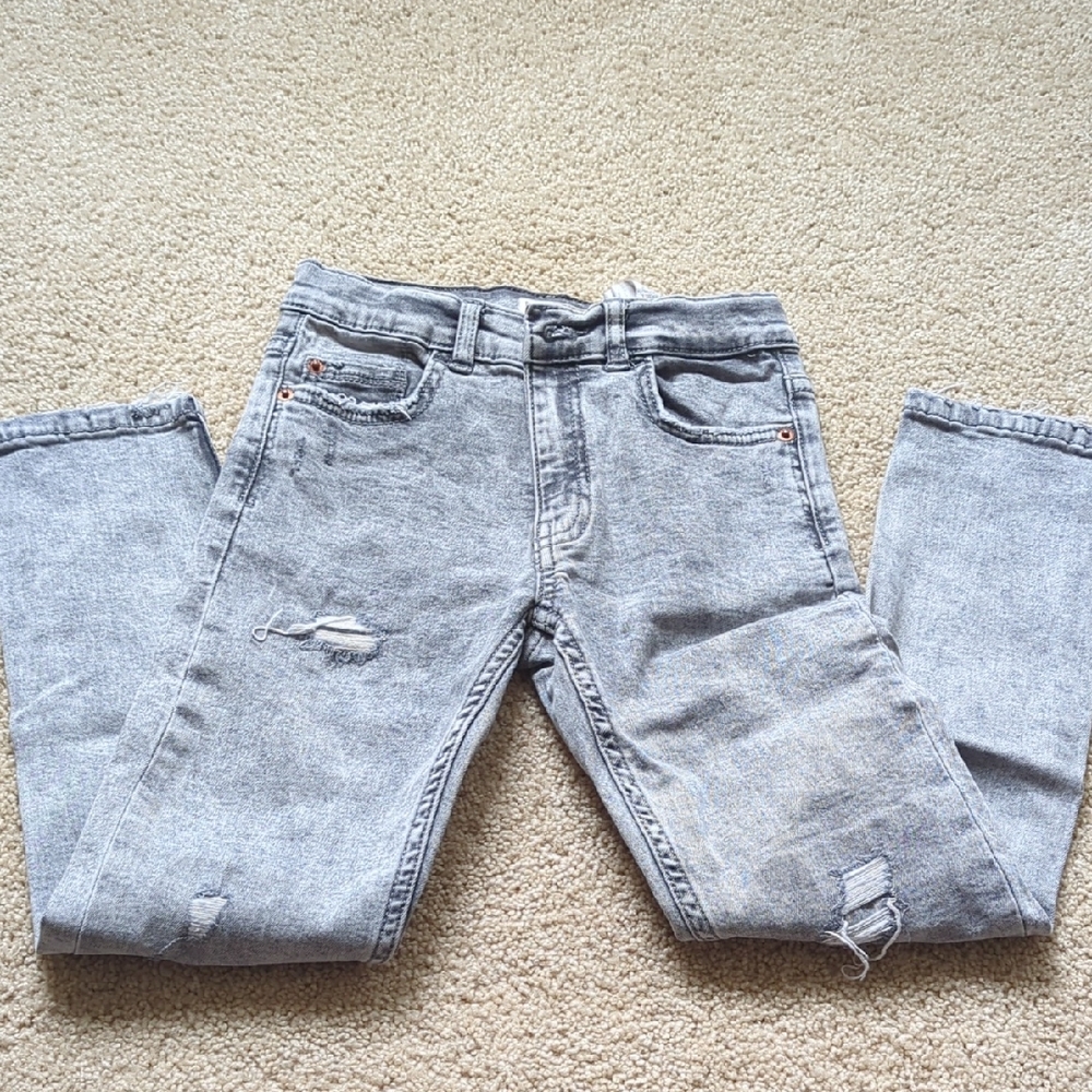 NEVER USED Zara Destroy Denim Skinny Fit in Gray Wash